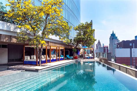 novotel bangkok platinum